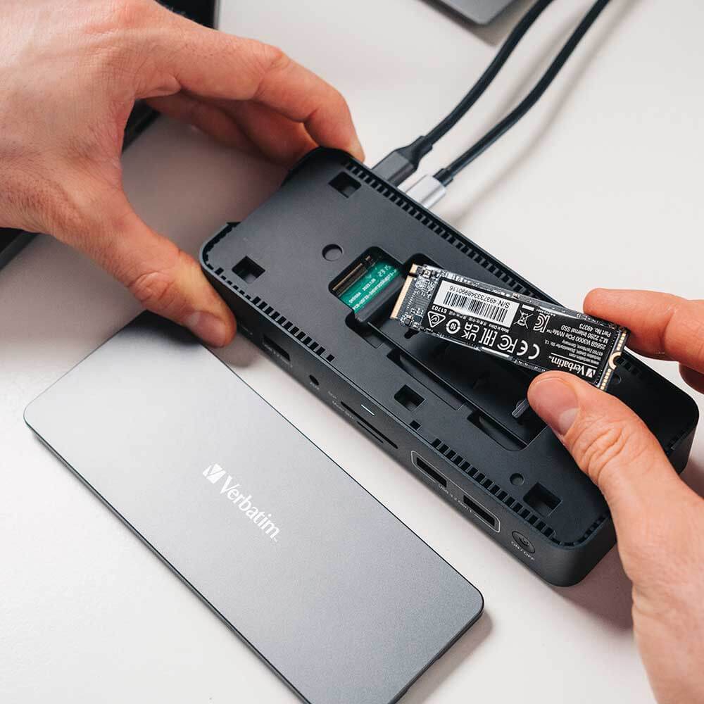 32174 VERBATIM                                                     | USB-C PRO DOCKING STATION 15 PORT INCLUYE SSD CDS-15SSD-C Host                                                                                                                                                                                            