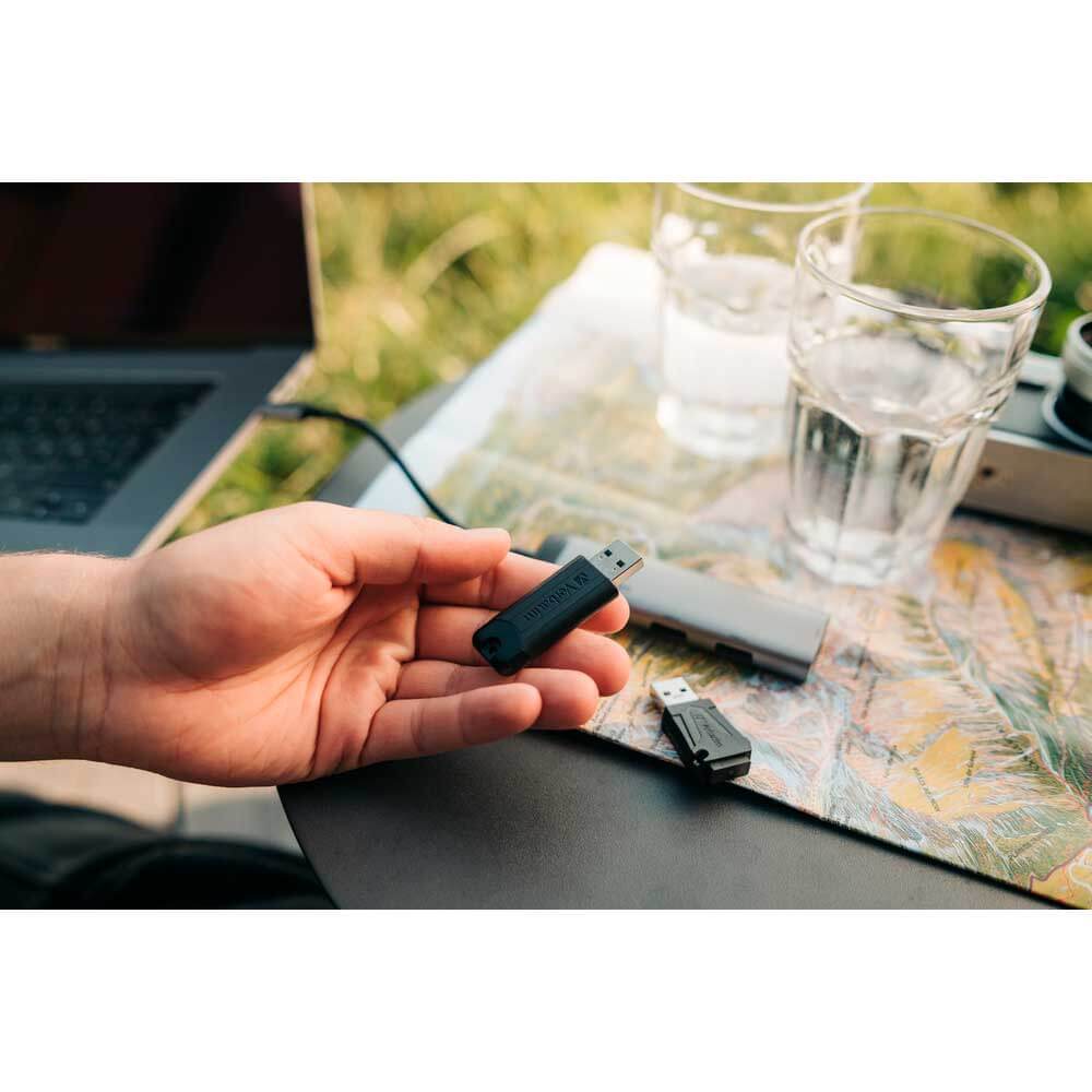 49320 VERBATIM                                                     | PENDRIVE 256GB PINSTRIPE USB 3.0 FLASH DRIVE - BLACK                                                                                                                                                                                                      